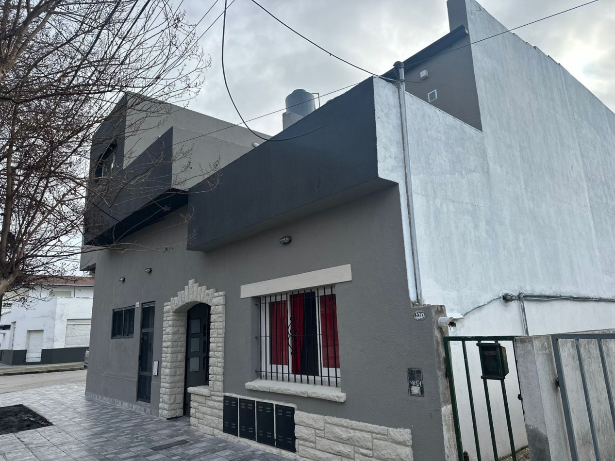 PH de 2 ambientes en primer piso