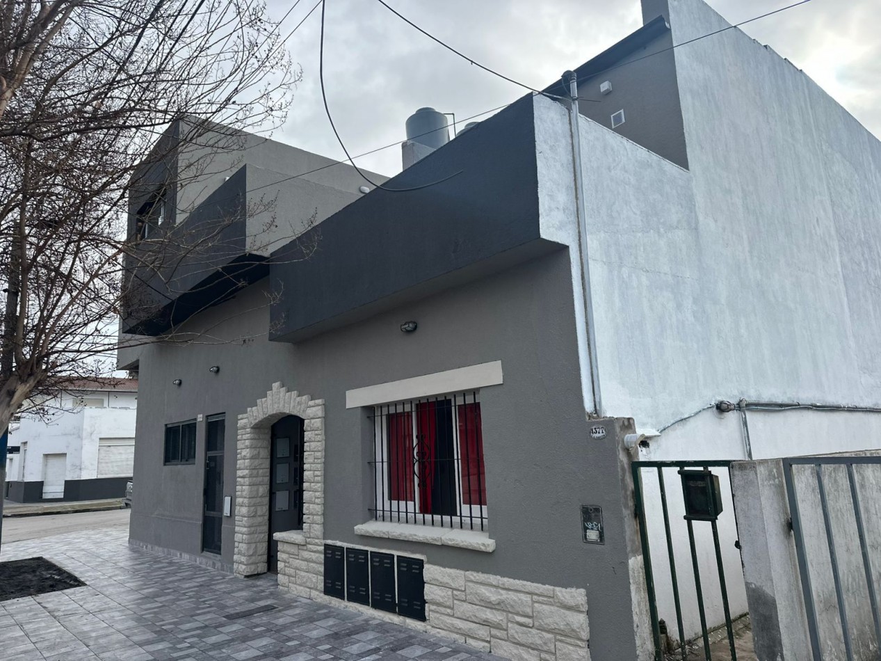 PH de 2 ambientes en primer piso