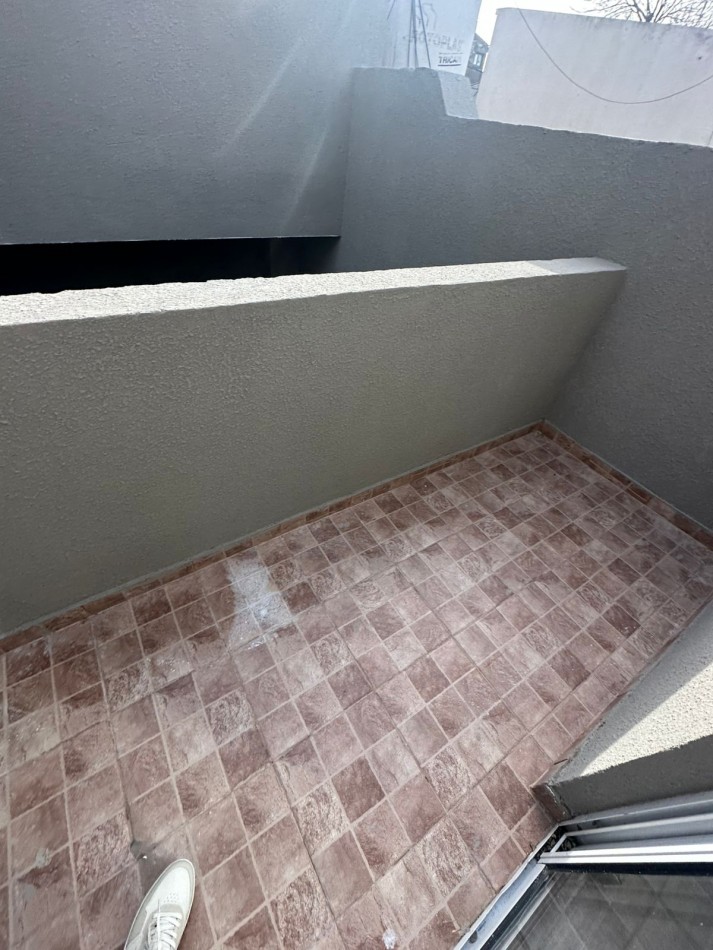 PH de 2 ambientes en primer piso
