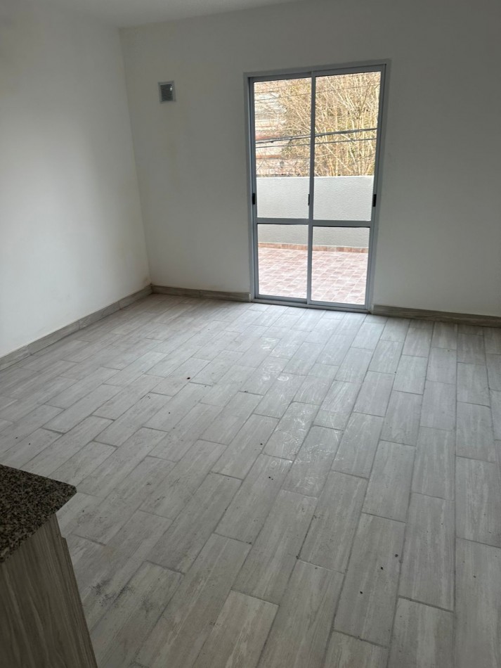 PH de 2 ambientes en primer piso