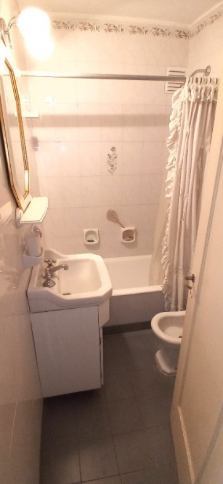 Departamento de 2 ambientes con dependencia