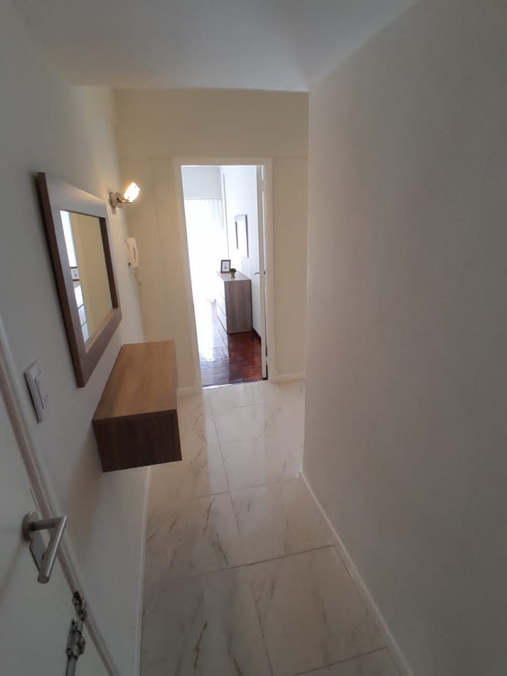 Departamento 2 ambientes a la calle con balcon frances
