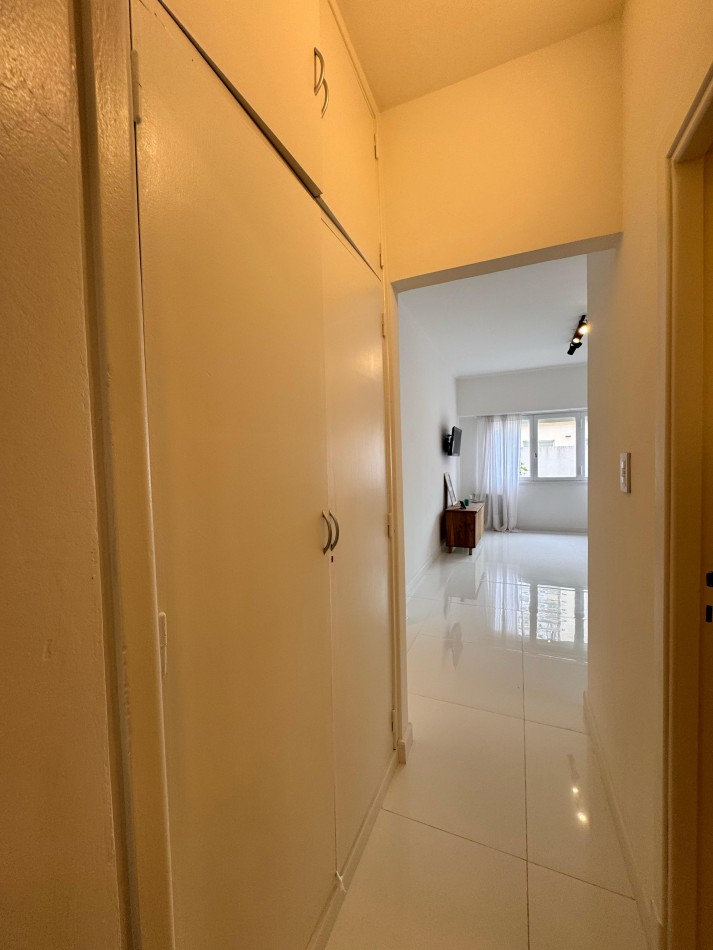 Departamento 2 ambientes a la calle