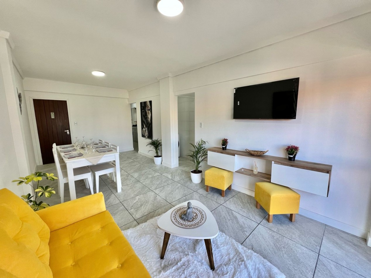 Departamento 5 ambientes c/balcon saliente y cochera fija