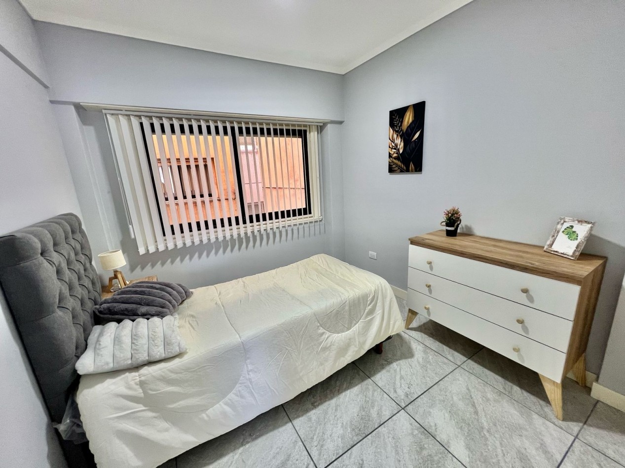 Departamento 5 ambientes c/balcon saliente y cochera fija
