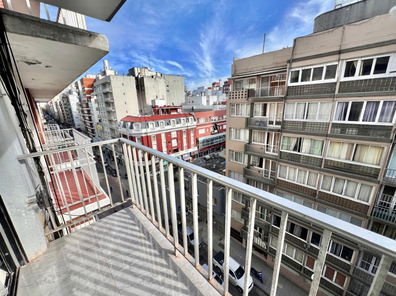 Departamento 2 ambientes al frente con balcon