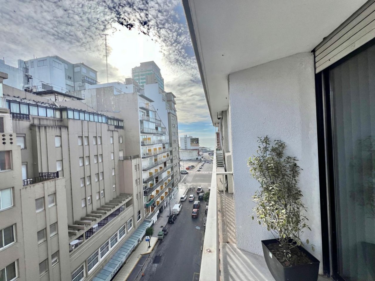 Departamento 2 ambientes al frente con balcon