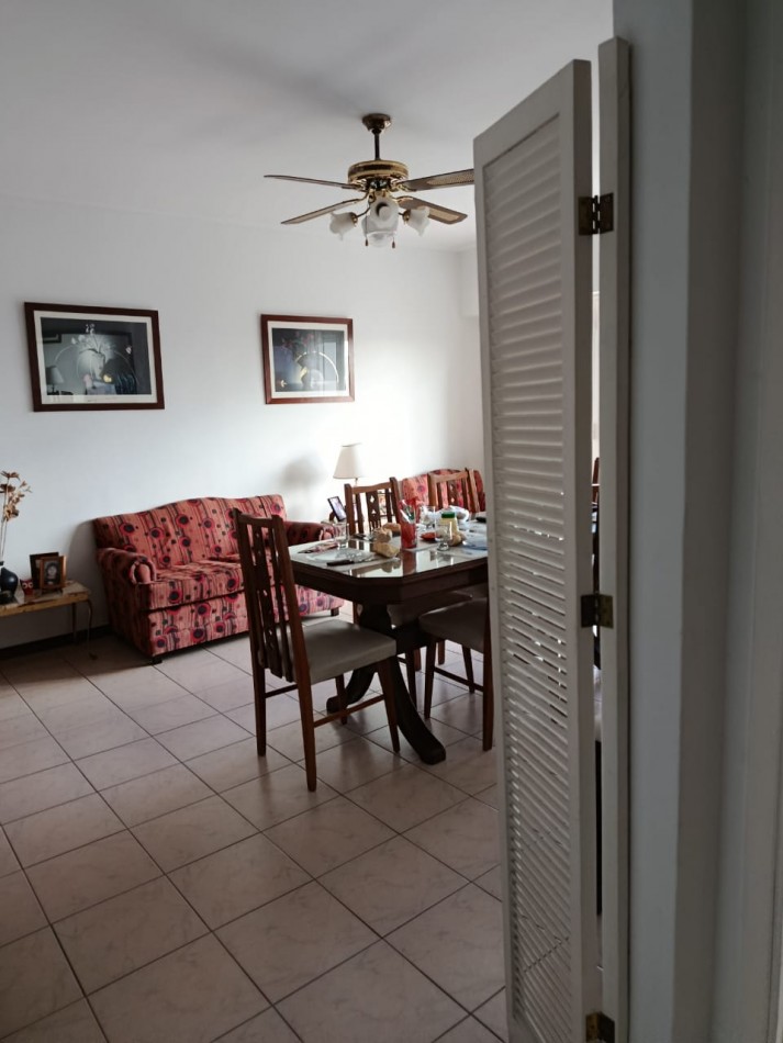 Departamento 3 ambientes con balcon saliente