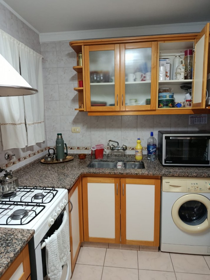 Departamento 3 ambientes con balcon saliente