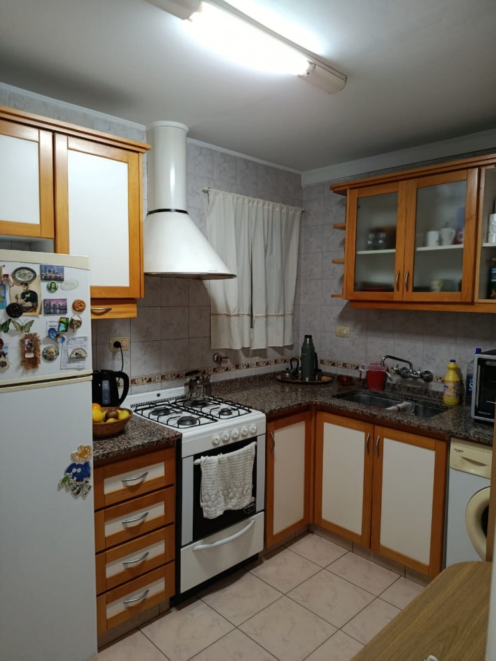 Departamento 3 ambientes con balcon saliente