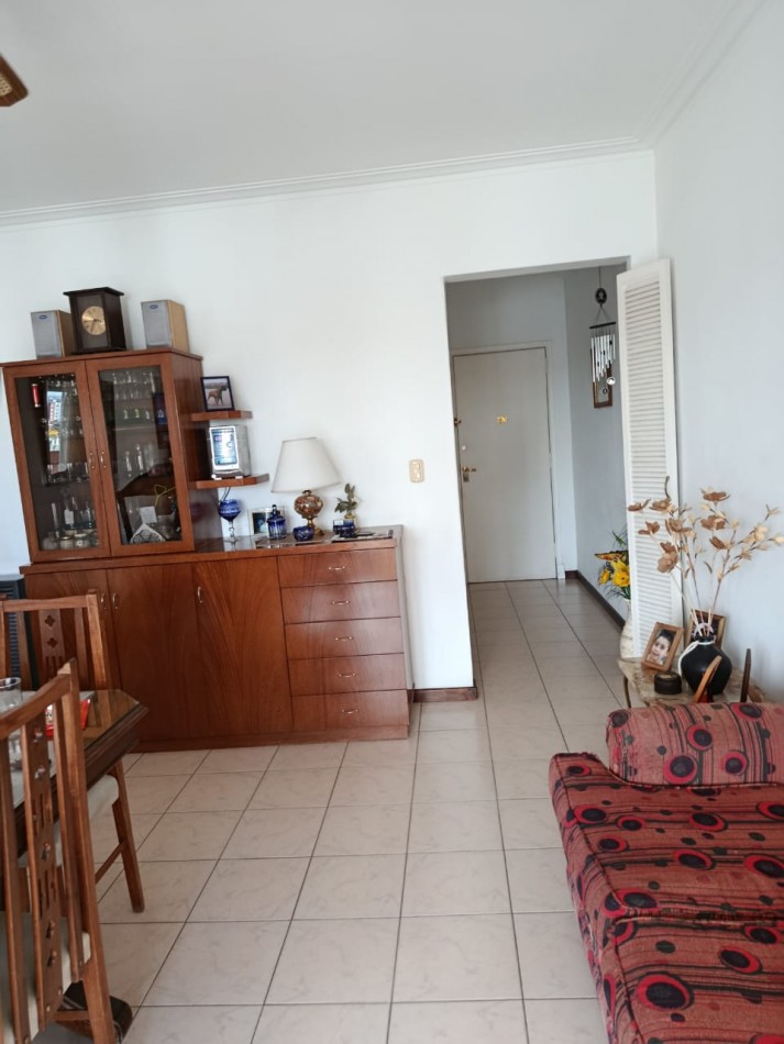 Departamento 3 ambientes con balcon saliente