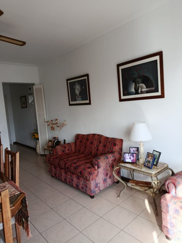 Departamento 3 ambientes con balcon saliente