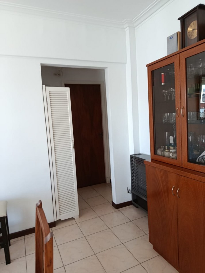 Departamento 3 ambientes con balcon saliente