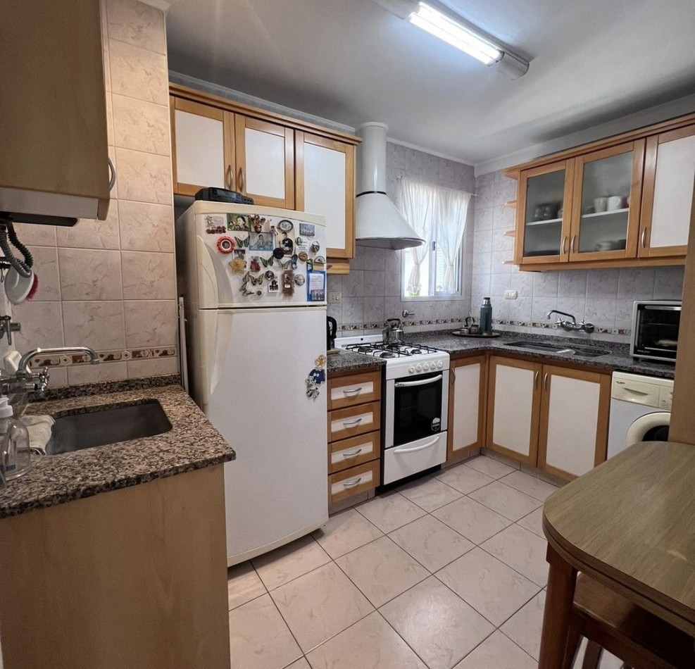 Departamento 3 ambientes con balcon saliente