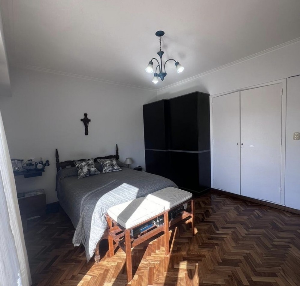 Departamento 3 ambientes con balcon saliente