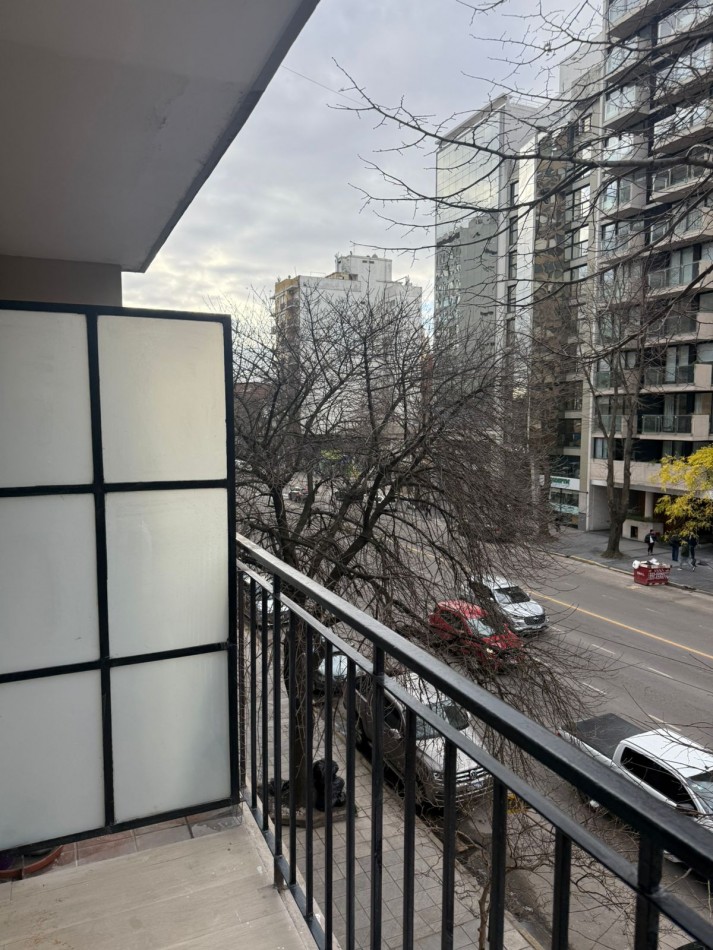 3 ambientes a la calle c/balcon