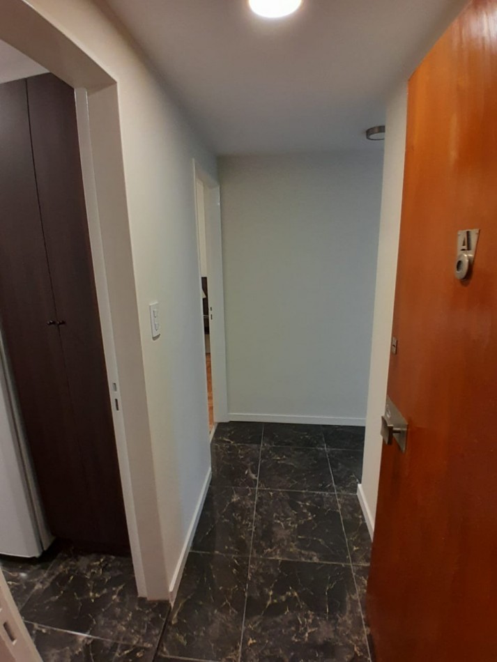 Departamento 2 ambientes c/dep, y espacio de cochera