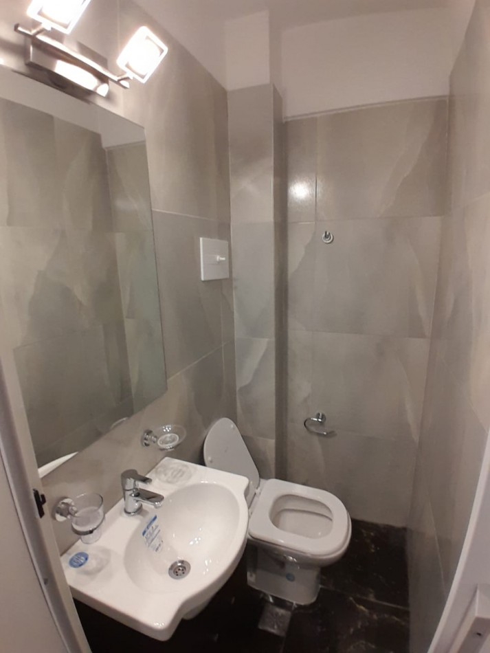 Departamento 2 ambientes c/dep, y espacio de cochera