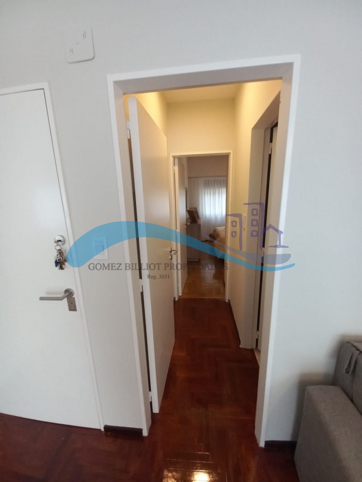 Departamento 2 ambientes a la calle con balcon