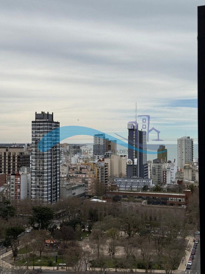 Departamento 3 ambientes con vista a la Catedral y la ciudad