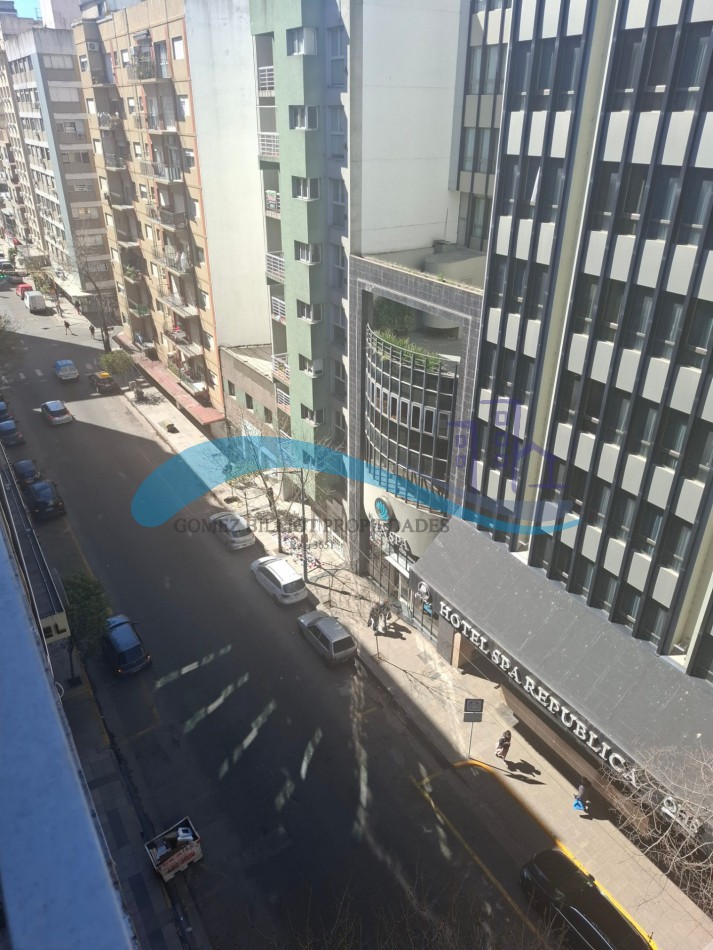 Alquiler 24 meses ambiente con balcon a la calle SIN EXPENSAS