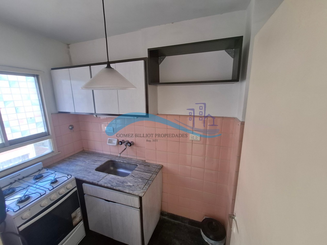 Alquiler 24 meses ambiente con balcon a la calle SIN EXPENSAS