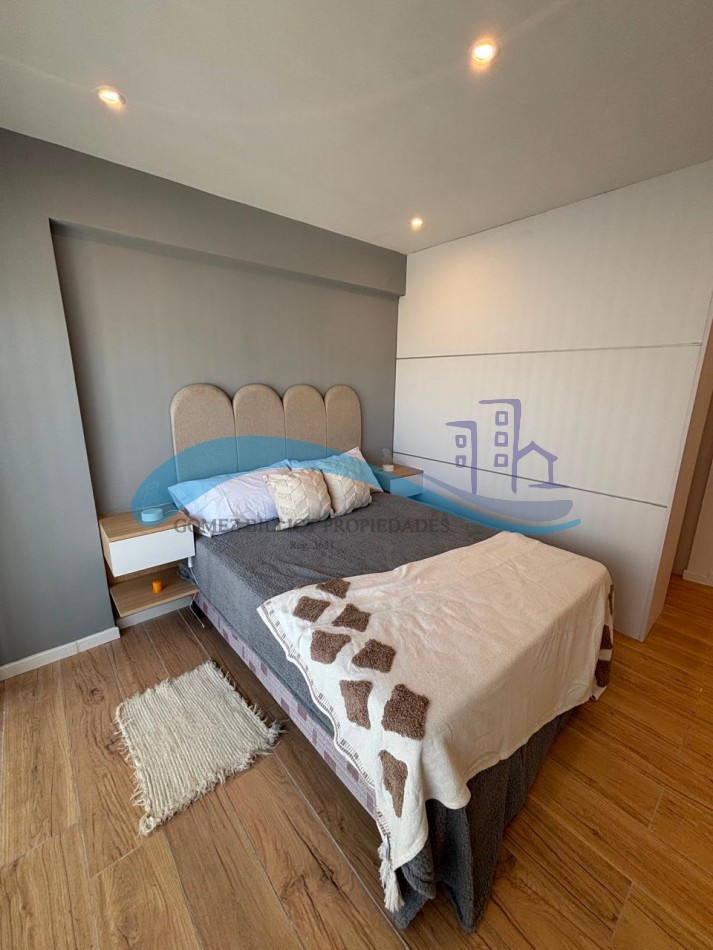 Departamento de 3 ambientes a la calle con balcon y vista al mar