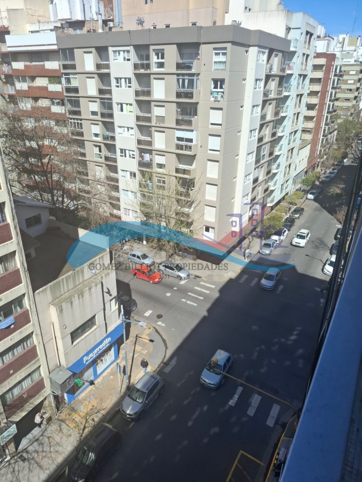 Alquiler 24 meses ambiente con balcon a la calle SIN EXPENSAS