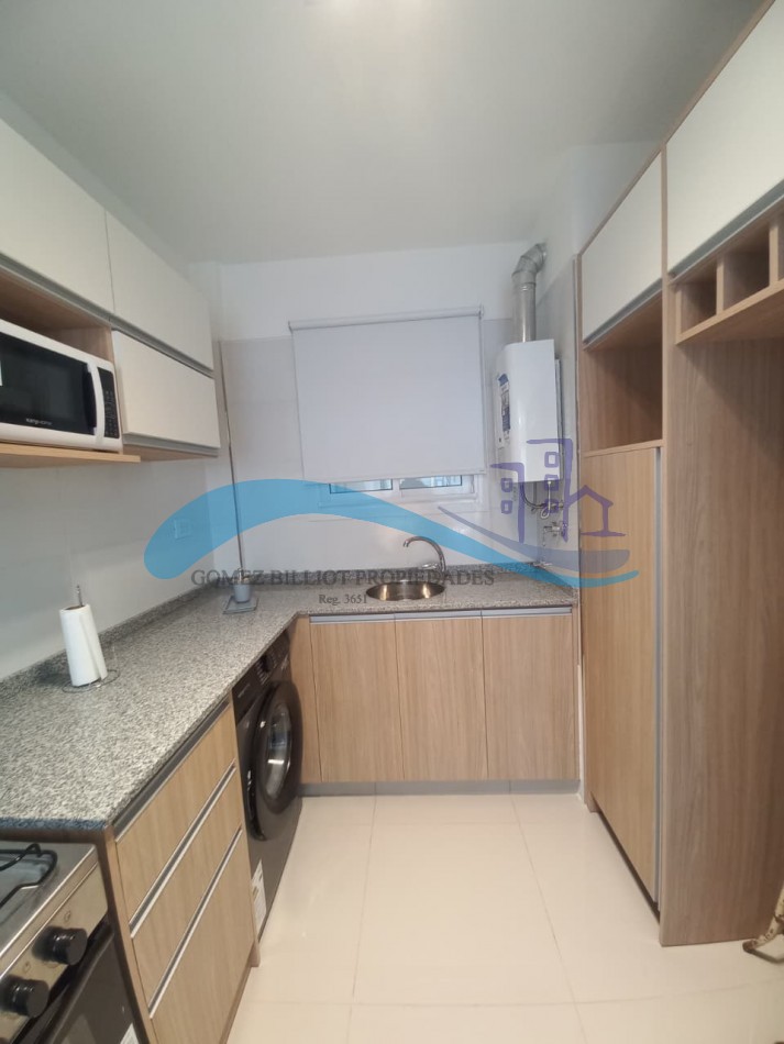 Departamento 3 ambientes a la calle con balcon