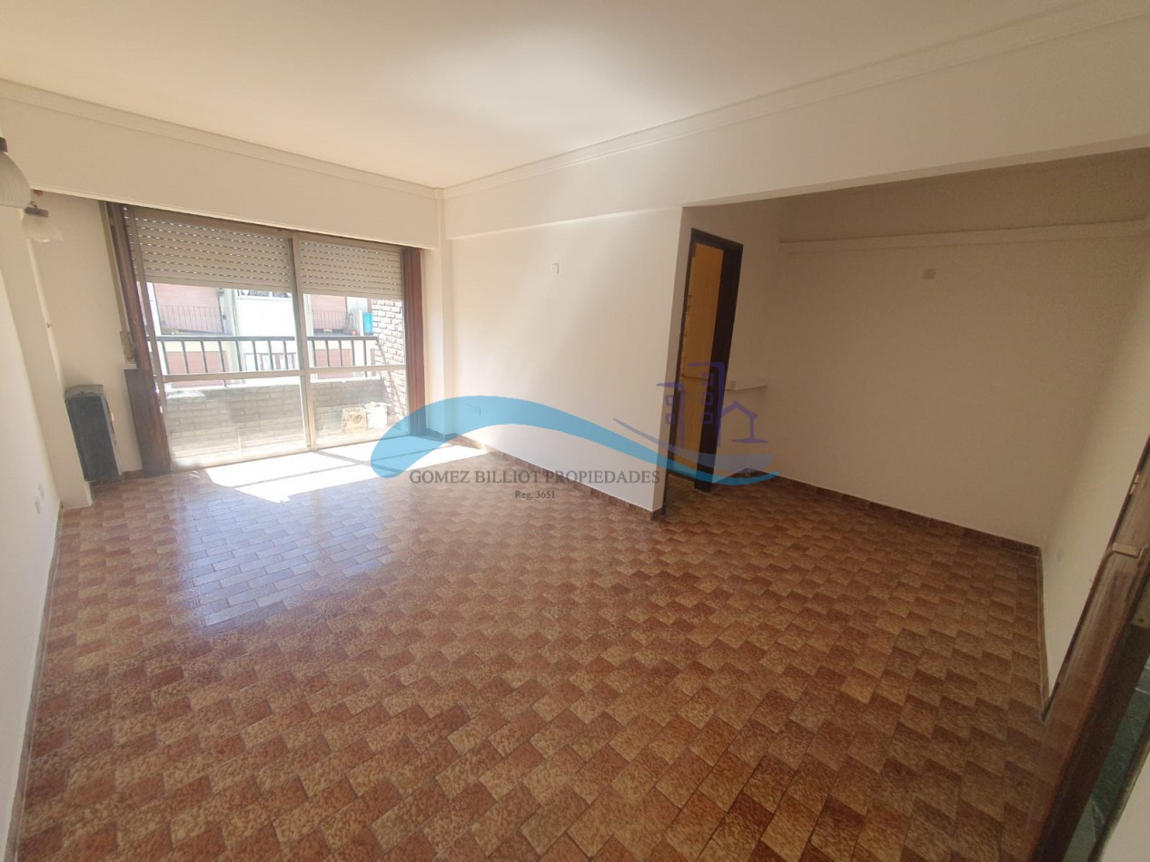 Departamento 3 ambientes a la calle con balcon