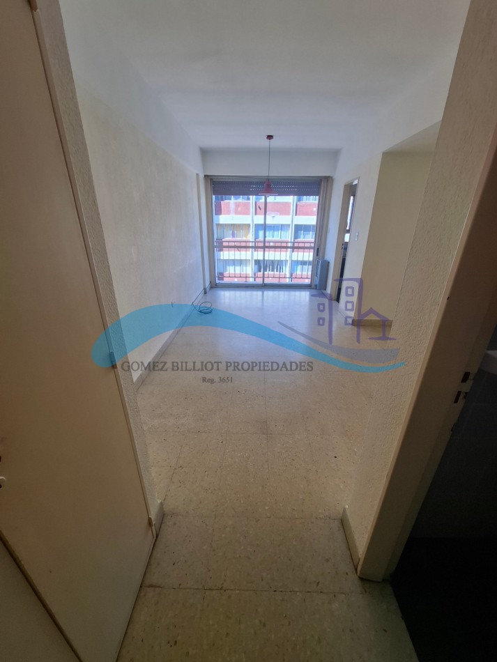 Alquiler 24 meses ambiente con balcon a la calle SIN EXPENSAS