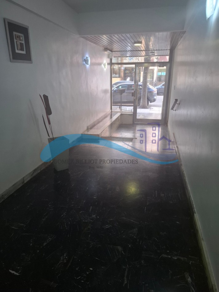 Alquiler 24 meses ambiente con balcon a la calle SIN EXPENSAS