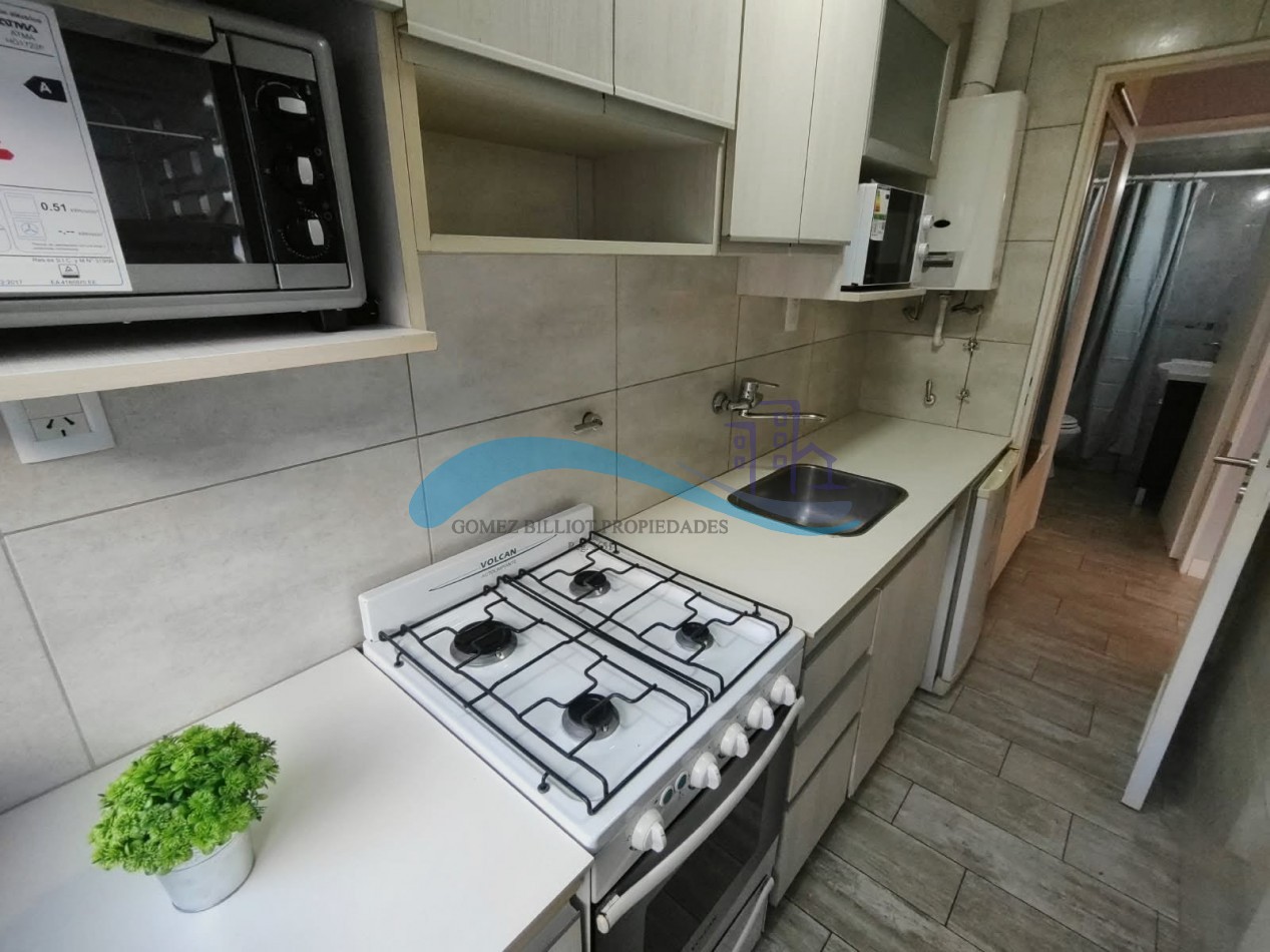 Departamento 1 ambiente a la calle con balcon