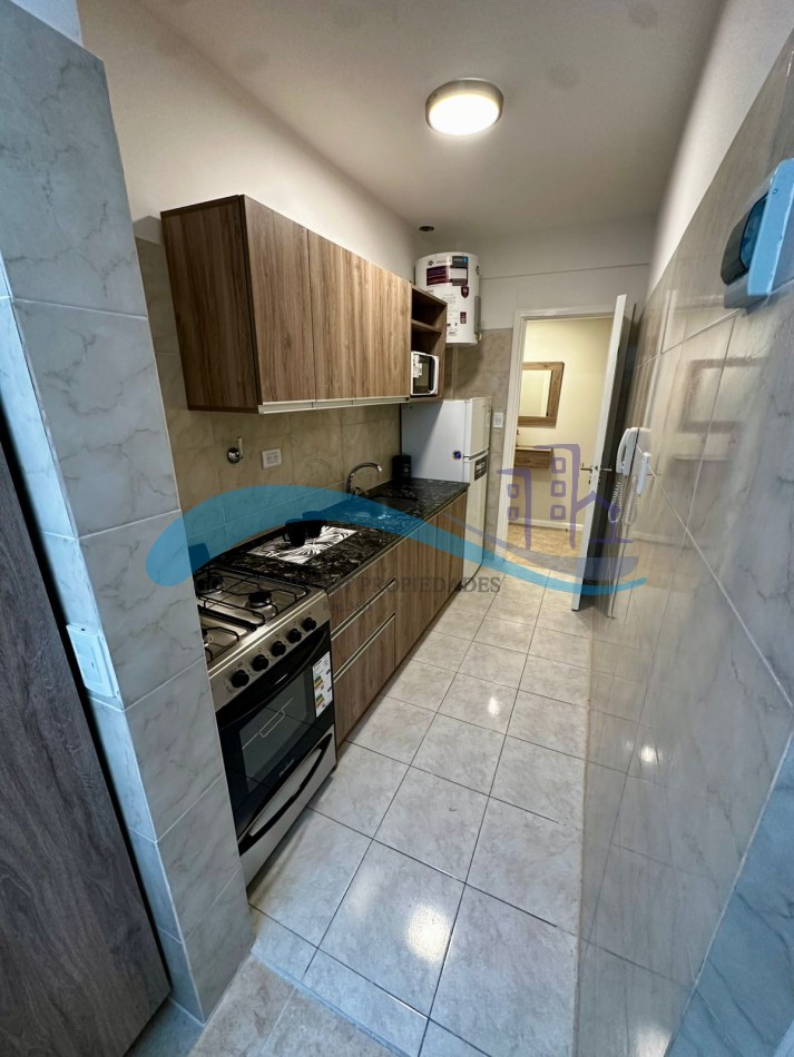 Departamento 2 ambientes con dependencia a la calle con balcon