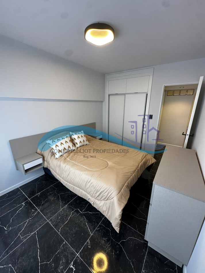 Departamento 3 ambientes con ventanal a la calle