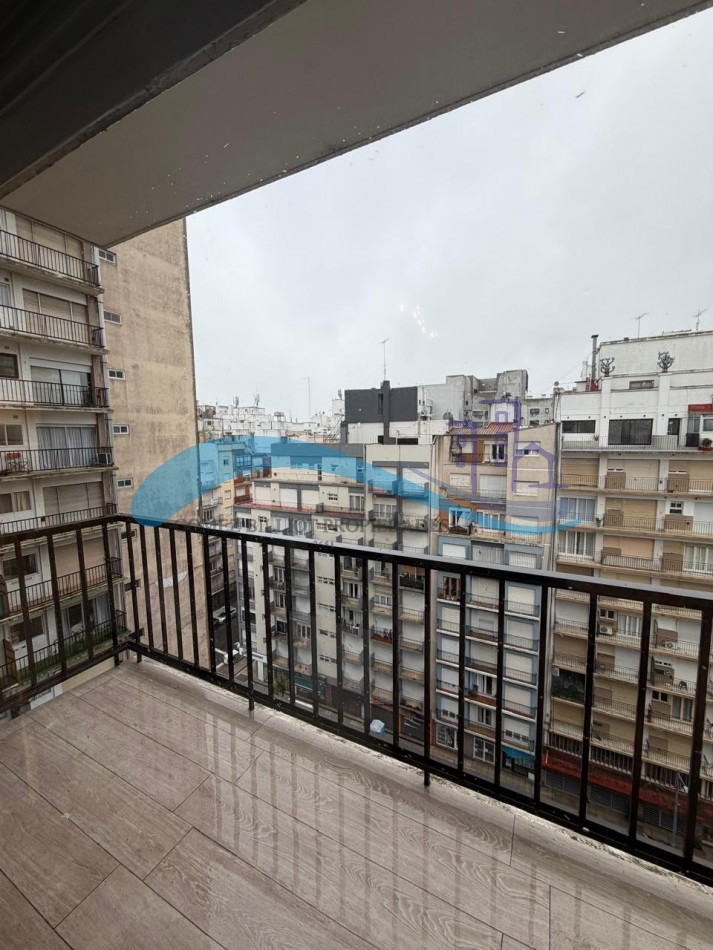 Departamento 3 ambientes lateral con balcon