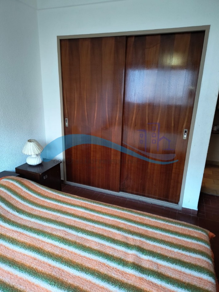 Departamento de 2 ambientes a la calle con balcon frances