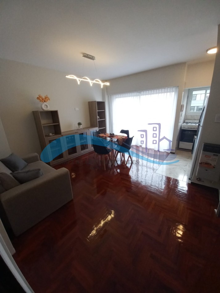 Departamento 2 ambientes a la calle con balcon