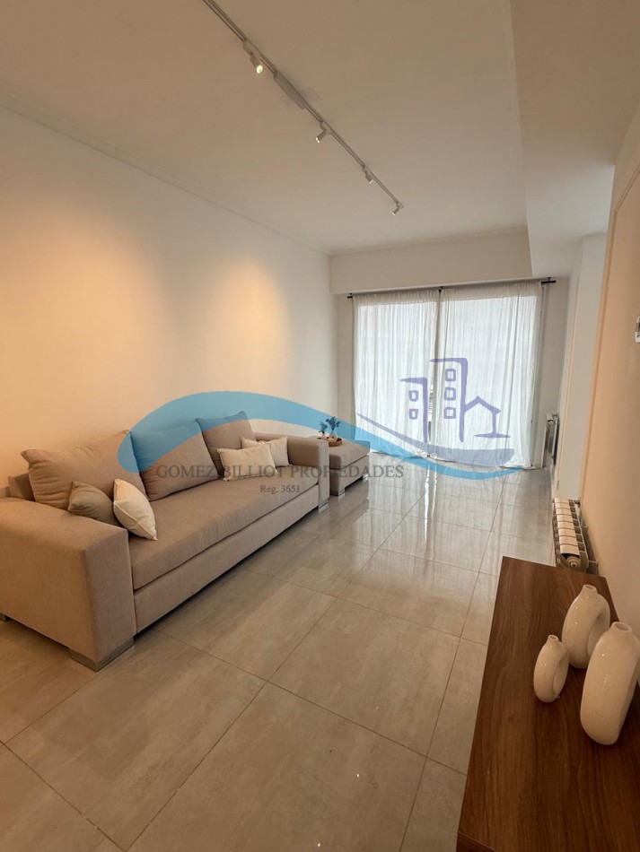 Departamento 3 ambientes a la calle con balcon