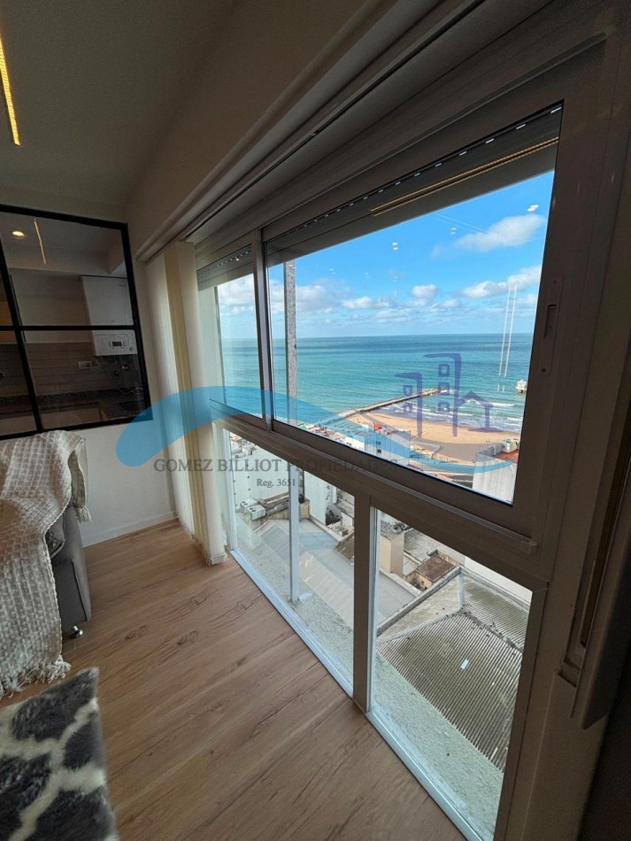 Departamento de 3 ambientes a la calle con balcon y vista al mar