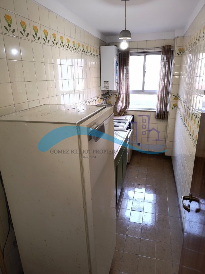 Departamento de 2 ambientes a la calle con balcon frances