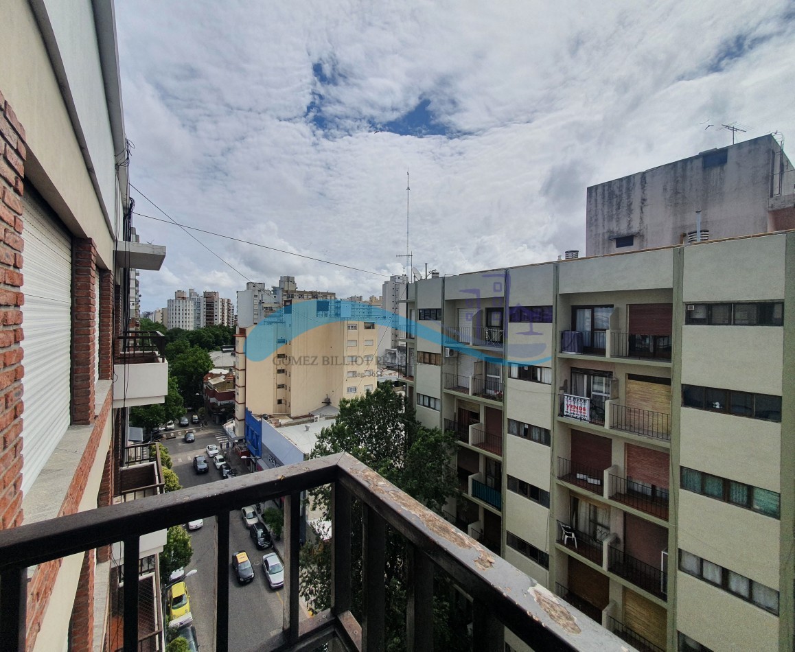 Departamento 3 ambientes a la calle con balcon