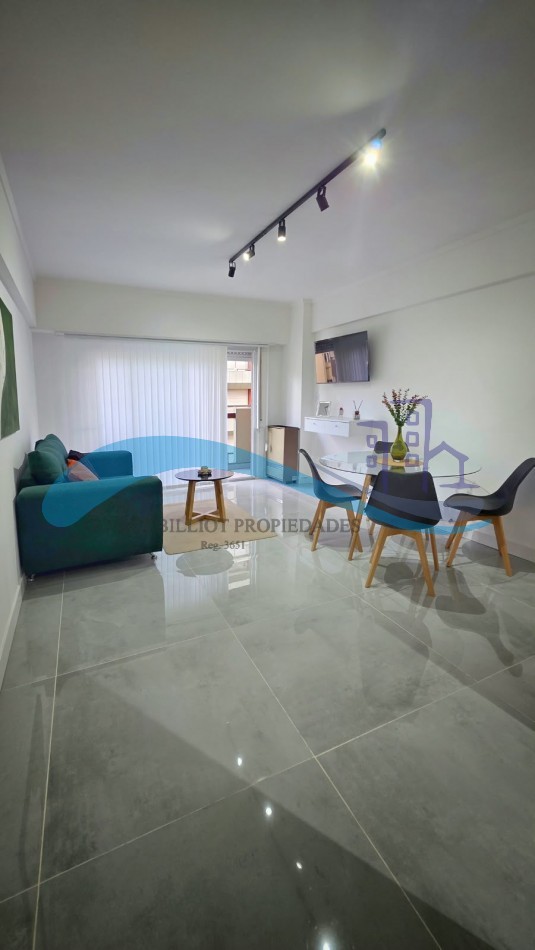 Departamento 3 Ambientes al frente con balcon Y cochera fija