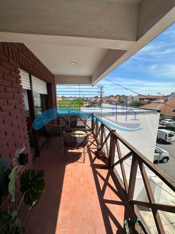 Departamento 2 ambientes al frente con 2 balcones