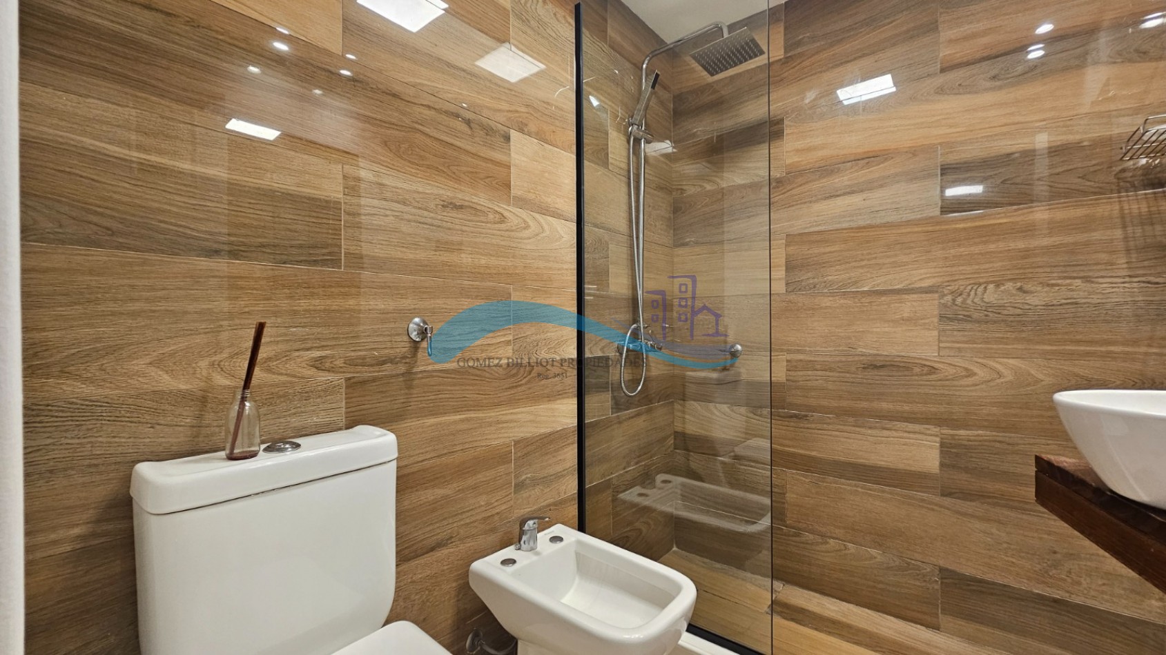 Departamento 2 ambientes en venta con balcon saliente