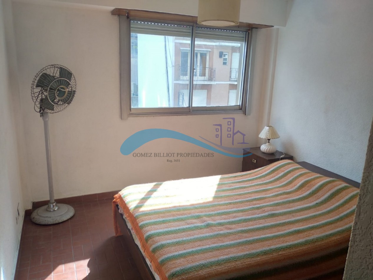 Departamento de 2 ambientes a la calle con balcon frances