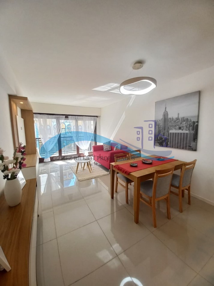 Departamento 3 ambientes a la calle con balcon