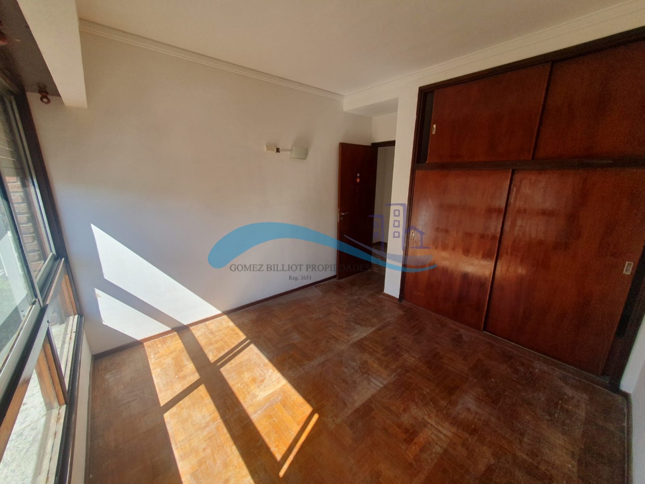 Departamento 3 ambientes a la calle con balcon
