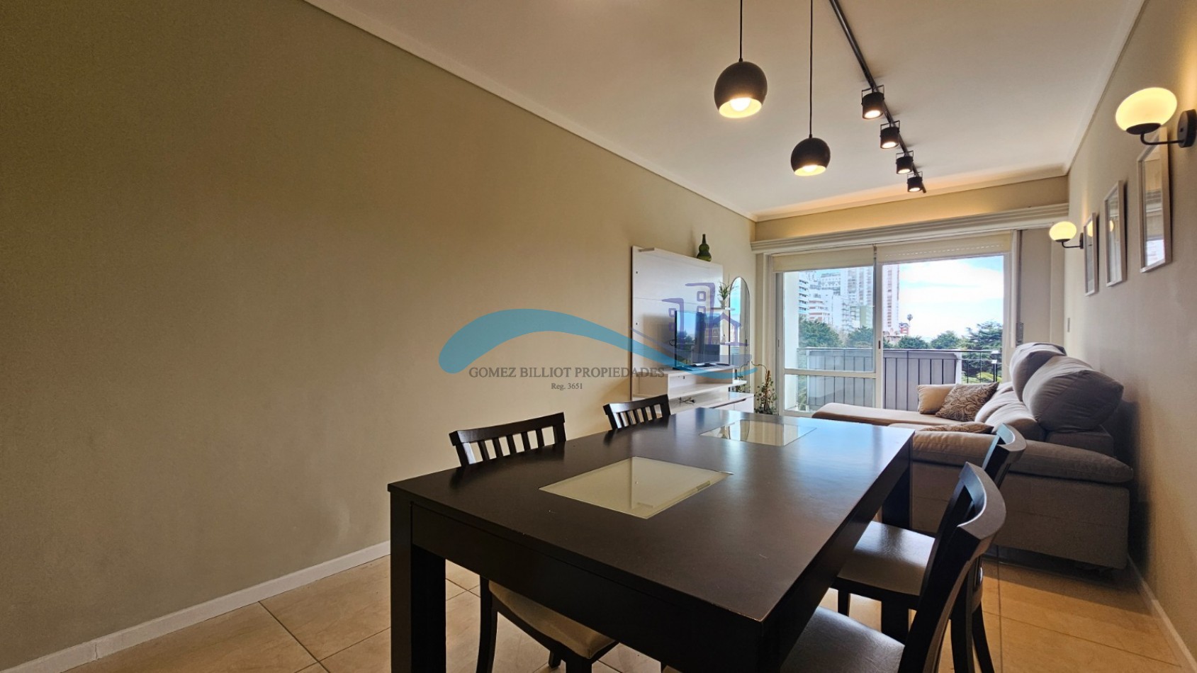 Departamento 2 ambientes en venta con balcon saliente