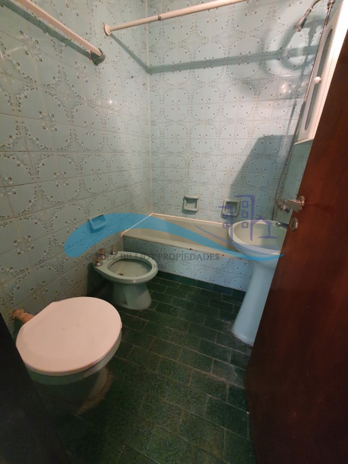 Departamento 3 ambientes a la calle con balcon